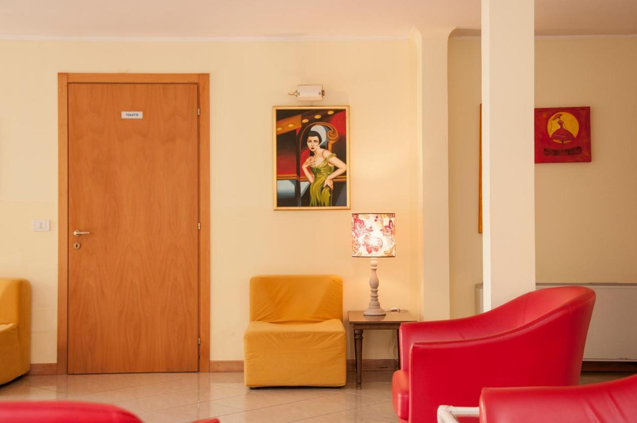 Hotel Rugantino Cesenatico Exterior foto