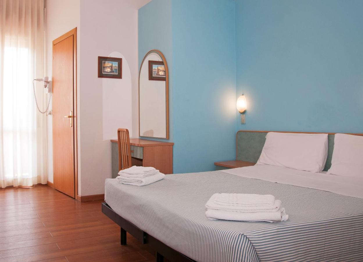 Hotel Rugantino Cesenatico Exterior foto