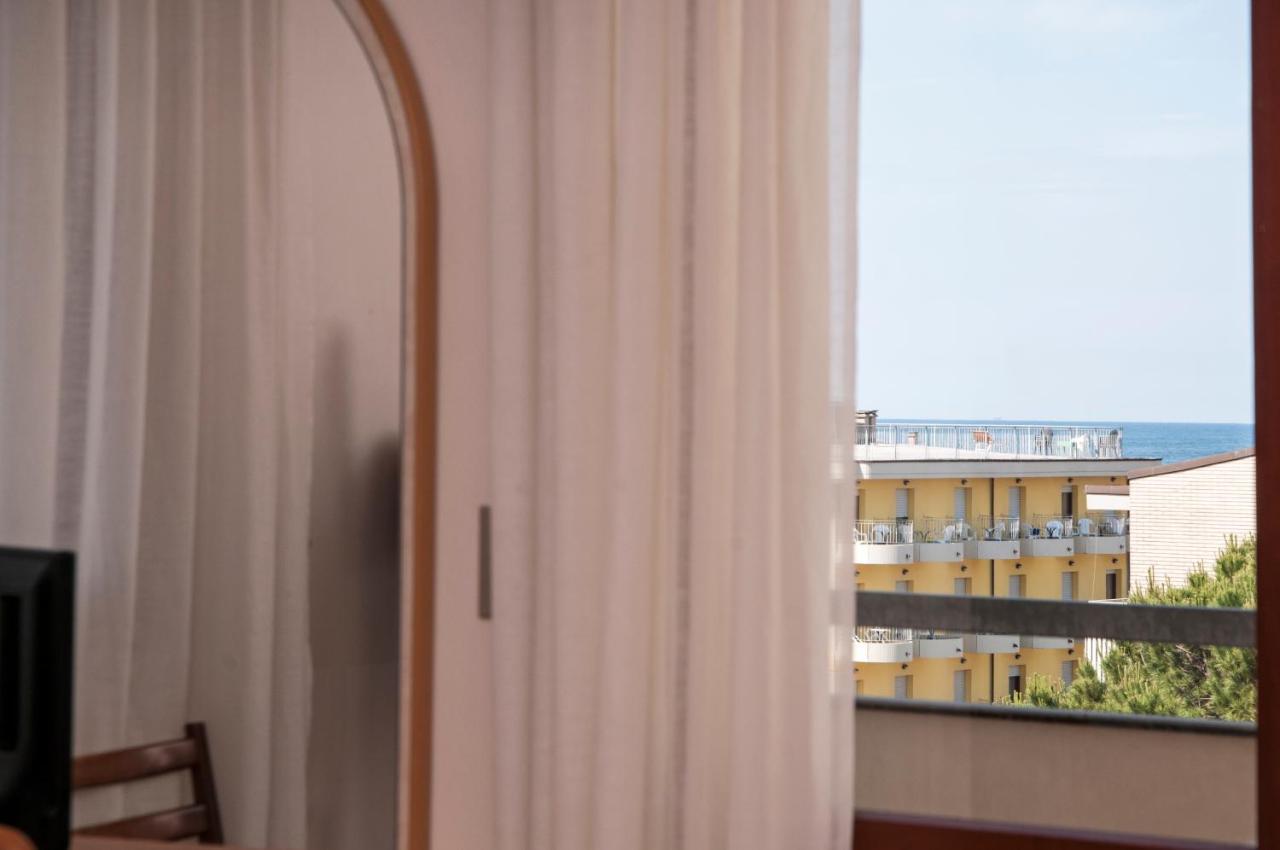 Hotel Rugantino Cesenatico Exterior foto